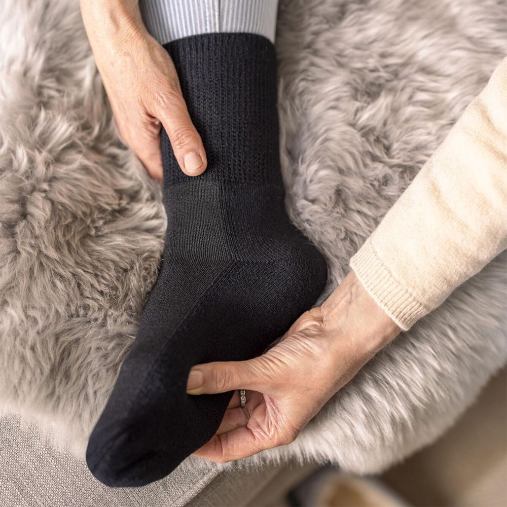 X927 IOMI Triple Pack Bamboo Diabetic Socks (Black)